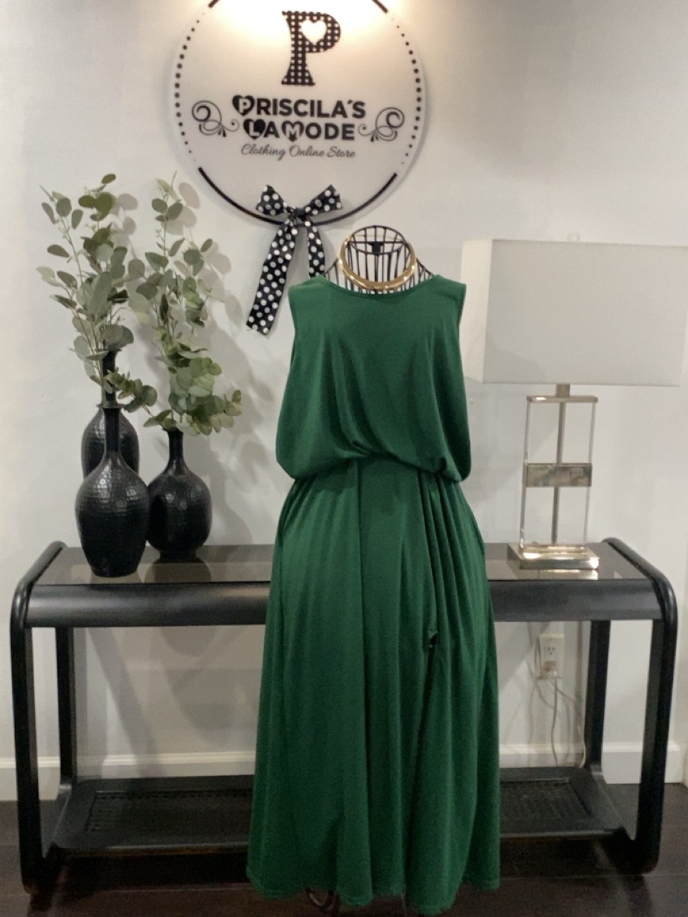 Elegant Green Sleeveless Midi Dress Size M